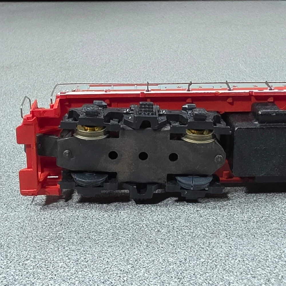 Mantua Tyco‎ GP20 Diesel Locomotive Burlington Route 5628 HO Scale Red Good